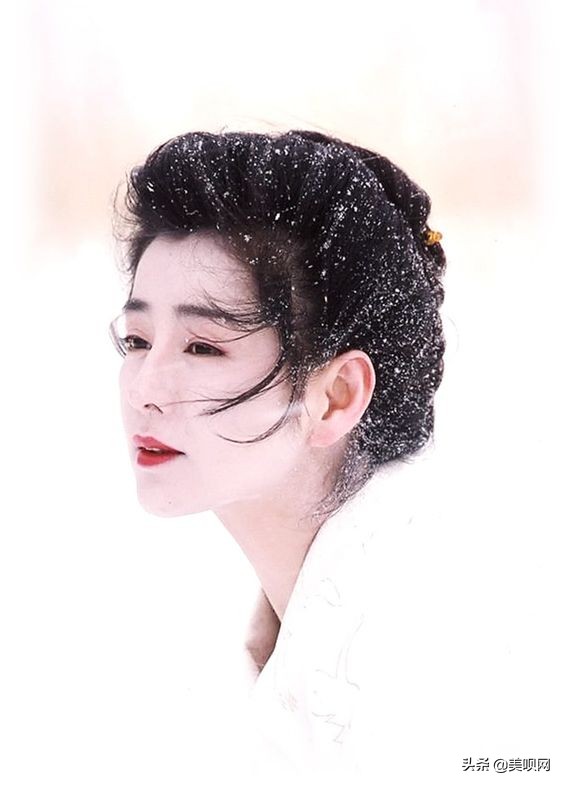 她是西方人公认的东方第一美人,她才是中国第一位顶尖超模