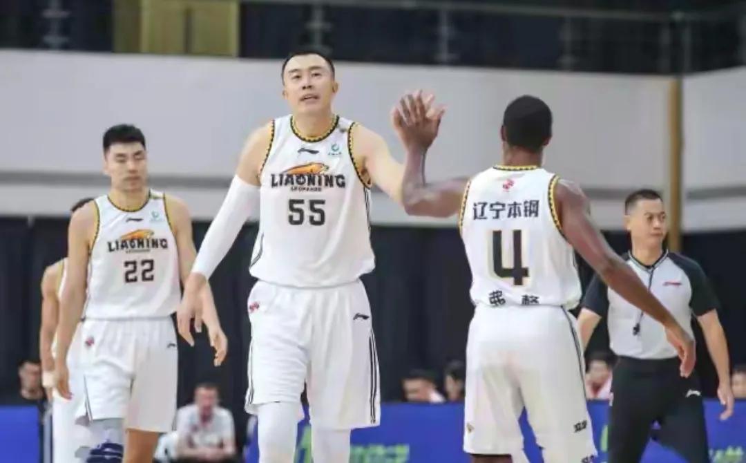 火力全开郭艾伦首节8分钟独砍15分,总决赛郭艾伦复出狂砍24分