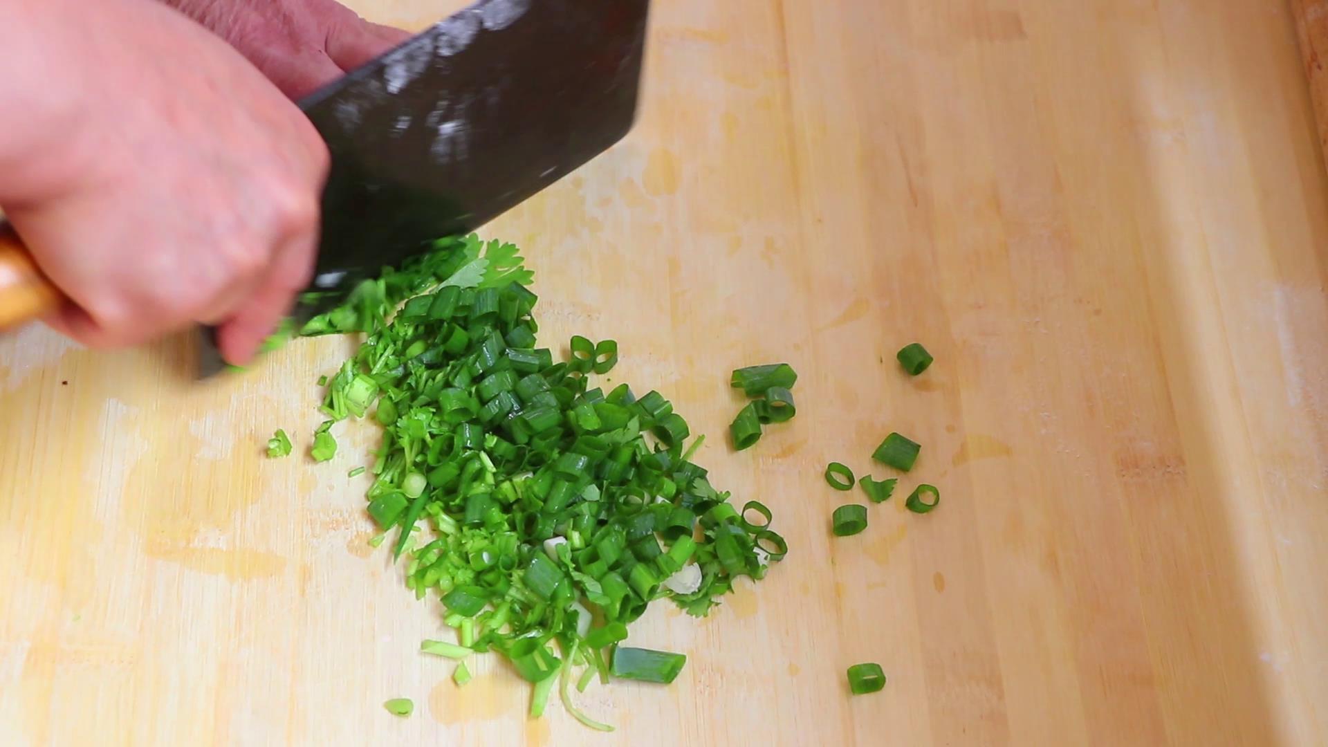 豆角焖面怎么做才不粘,手擀面豆角焖面如何让面条不粘