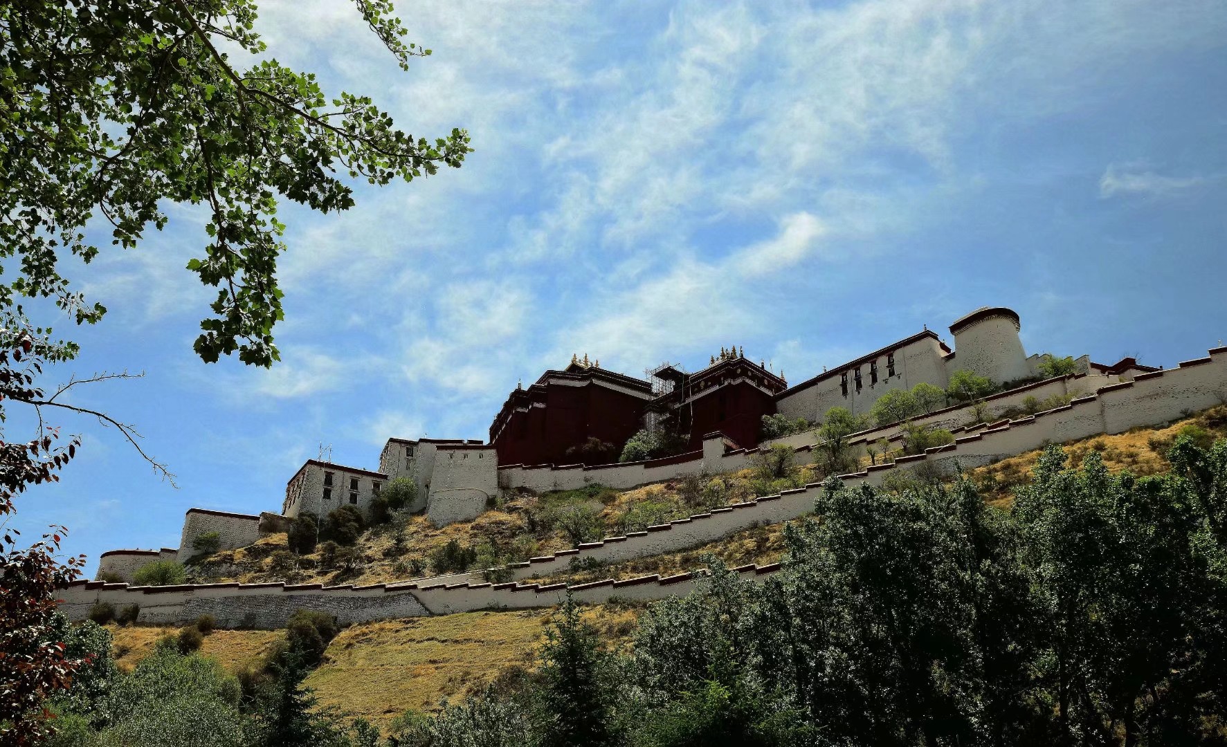 广东自驾游布达拉宫记录,川藏318雄伟的布达拉宫