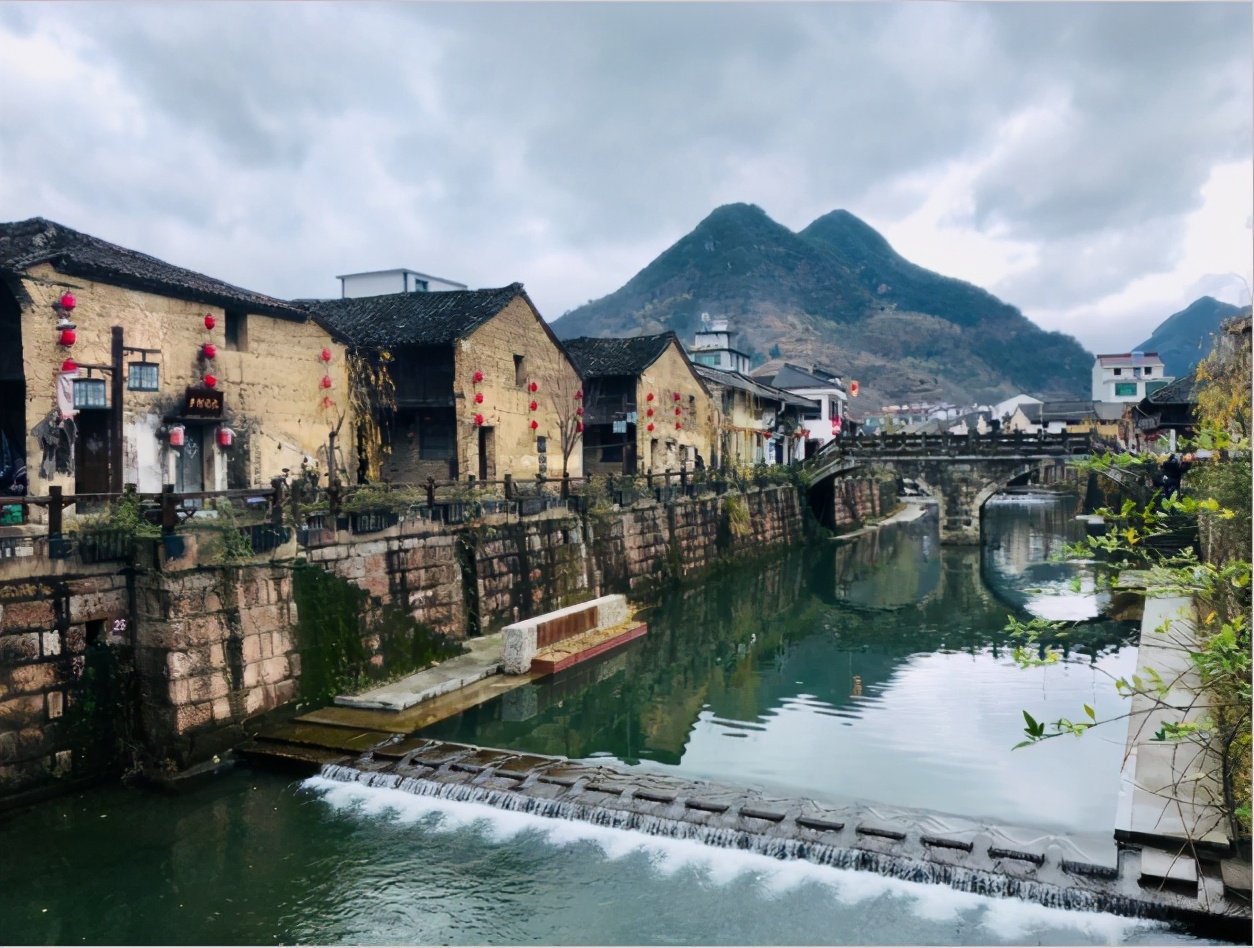 还没想好国庆去哪?自驾2.5小时,在秋日里泡温泉吃美食