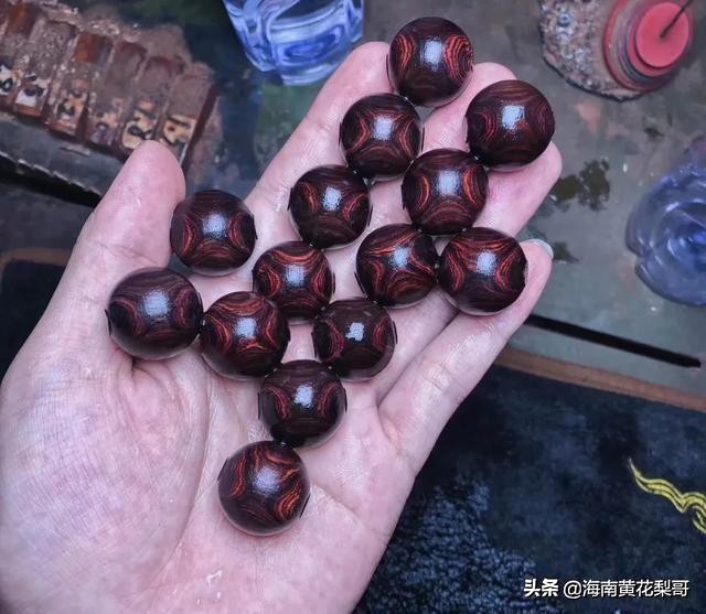 极品海南黄花梨手串的价格,天价黄花梨鬼脸手串