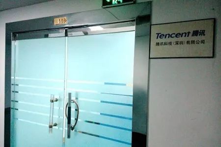 iPhone11降价1000，“中国电子第一街”惨变“美妆城”？