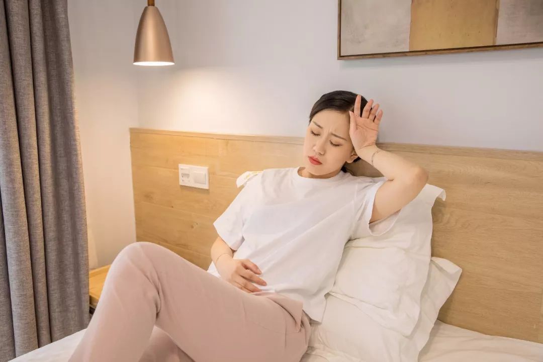 胃痛胃胀反酸水做什么检查,胃酸胃胀胃不舒服需要做胃镜吗