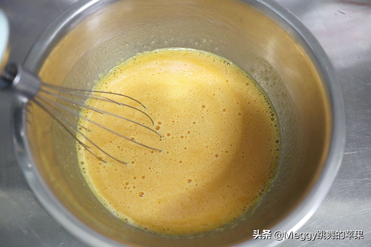 用10个鸡蛋做蛋糕不需要烤箱,如何用2个鸡蛋做蛋糕不需要牛奶