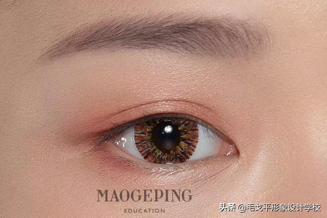 怎样画出大眼妆,如何画出精致眼妆