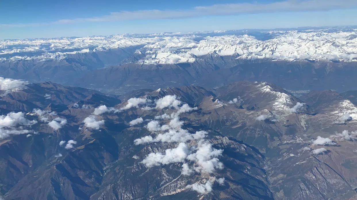 意大利米兰城市漫步,意大利米兰的冬季极夜