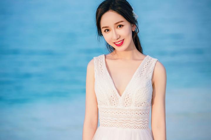 胡一菲娄艺潇是不是一个人,胡一菲娄艺潇前后对比