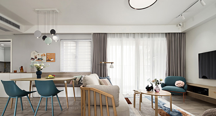 没有沙发墙的房子怎么设计好看,省钱设计房屋