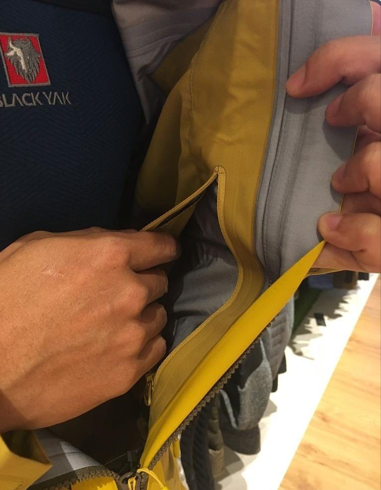 布来亚克户外搭配,适合亚洲人穿的户外品牌