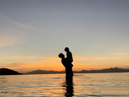 王宝强为儿子庆生完整版,王宝强给儿子庆生完整视频