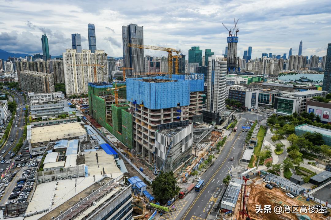 正在“长高”的深圳笋岗片，328米宝能中心，华润打造的润弘大厦