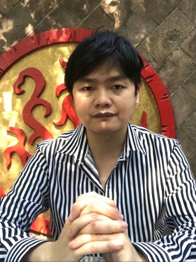 狗自拍图片,大黄狗自拍