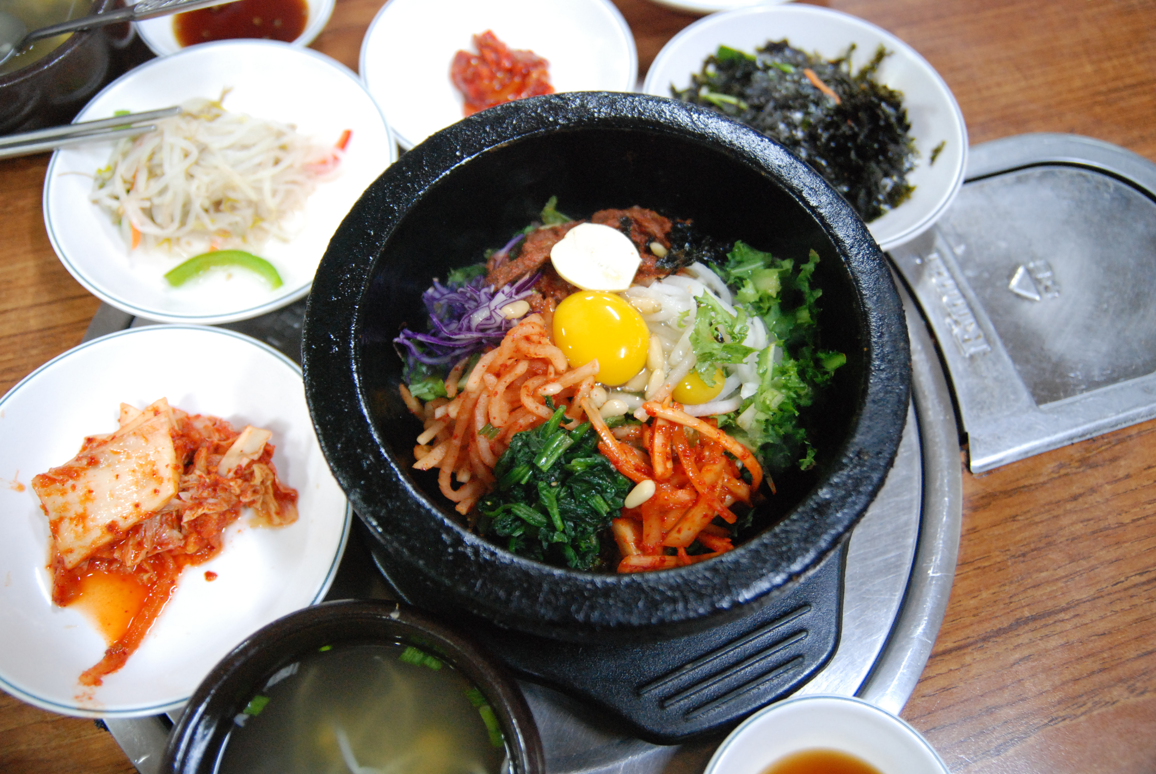 韩国紫菜包饭年糕,韩国美食一条街紫菜饭