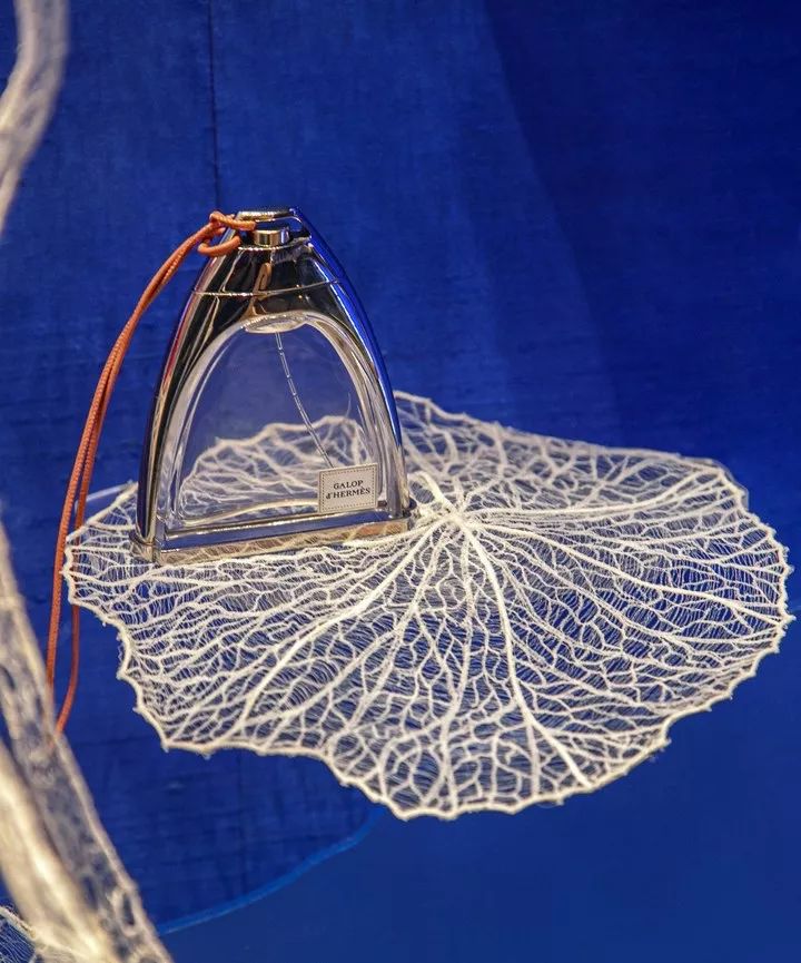 爱马仕橱窗展示设计手绘图,爱马仕2023橱窗设计最新款