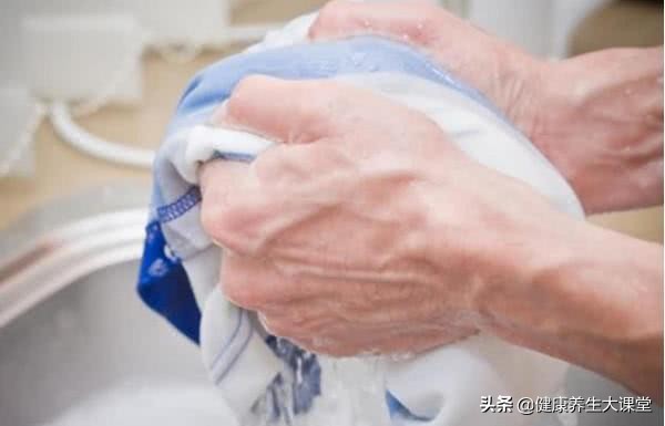 内裤上面很黄是妇科炎症吗,内裤上不脏也会有严重妇科病吗