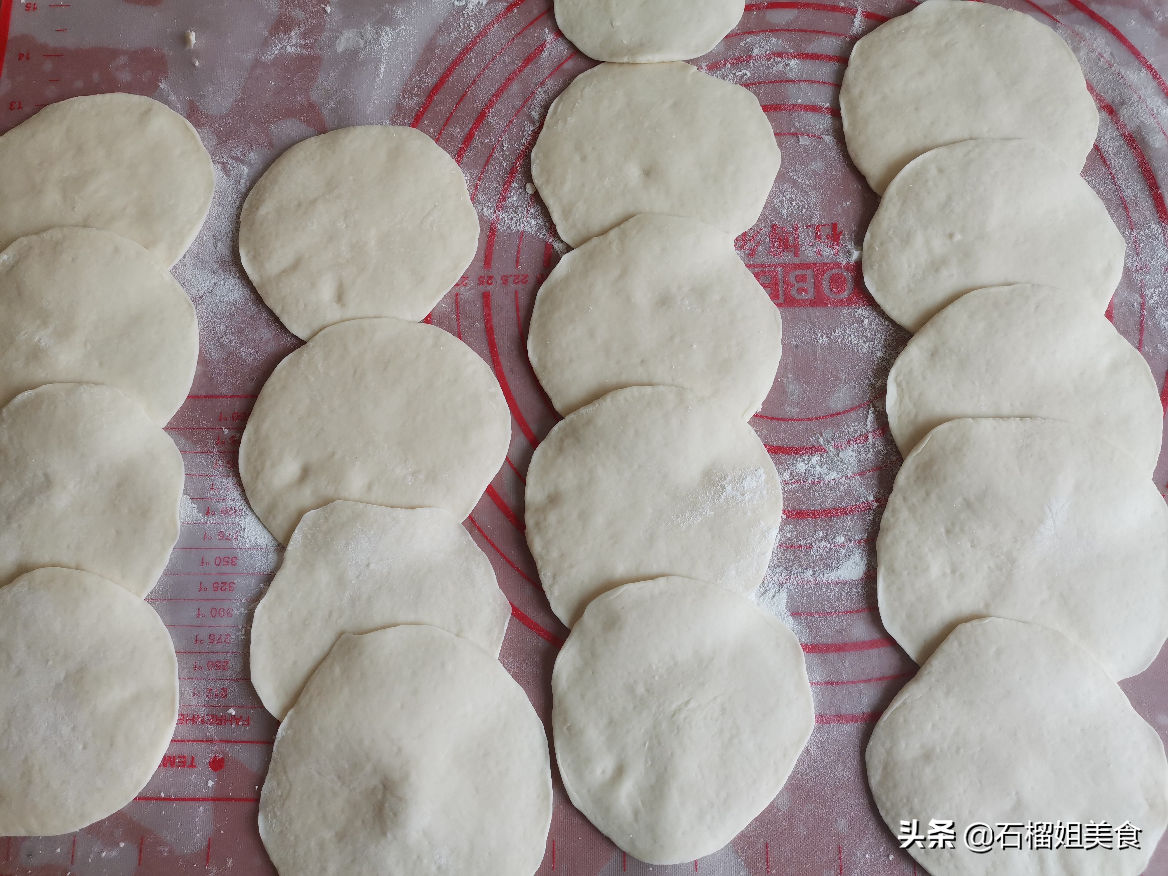 酵母包子怎么做出包子松软光亮,不用酵母怎么发面蒸包子又白又软