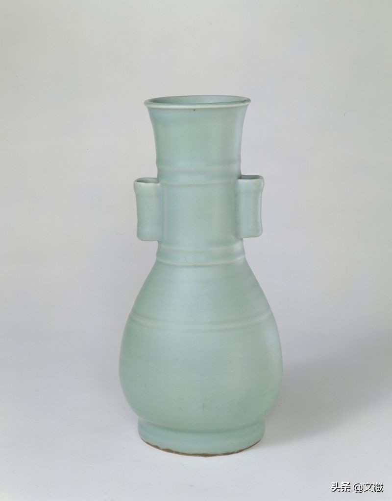 龙泉青瓷哥窑怎么形成,龙泉青瓷属于宋五大窑的哪个