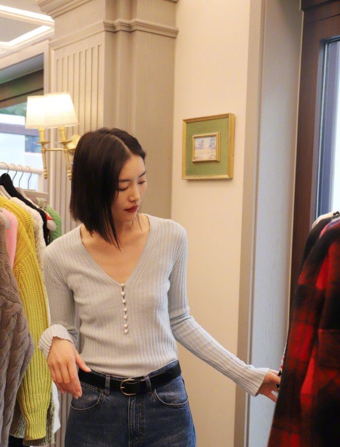 刘雯最近出席的时装周,刘雯时装秀近图