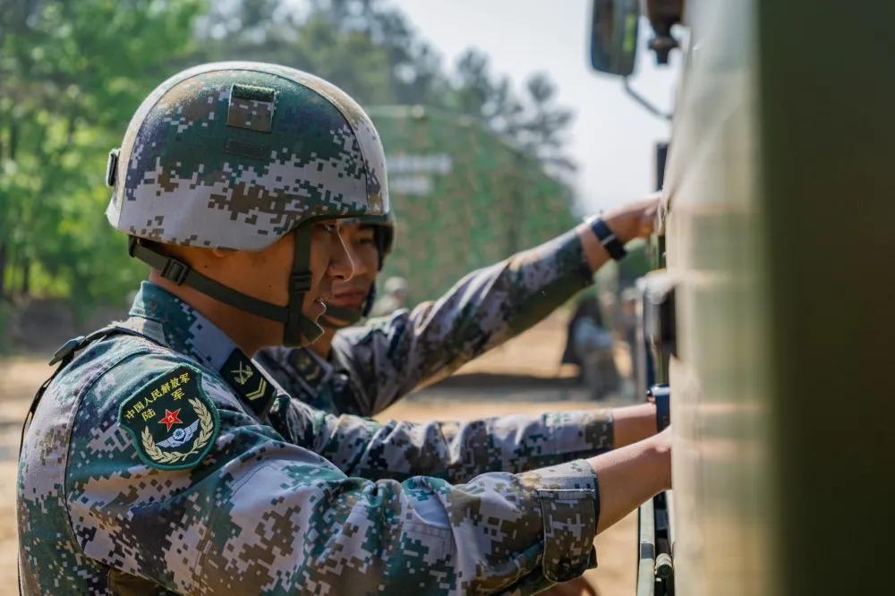 安全行驶百万公里长途客车驾驶员,杨猛司机