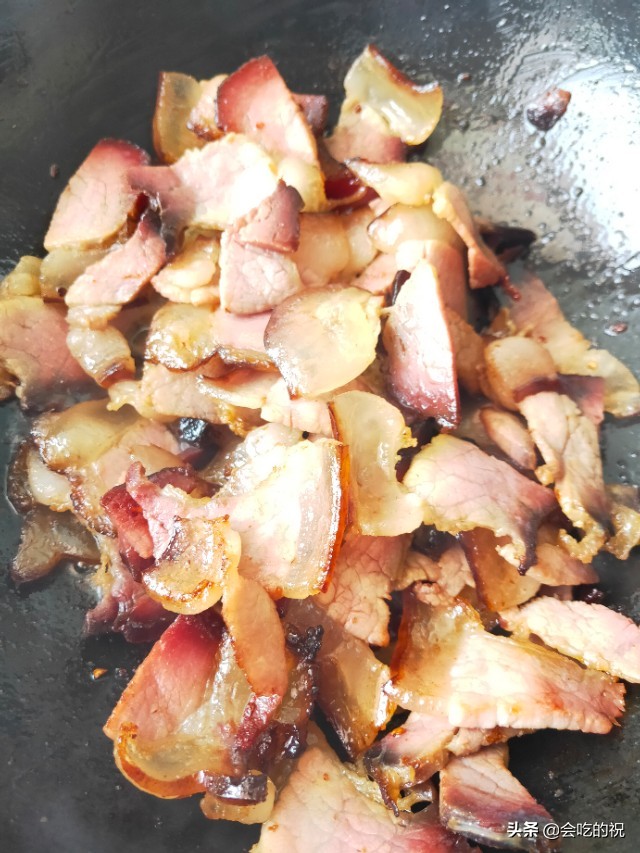 青椒炒腊肉怎么炒好吃又简单窍门,鲁大娘做菜的全部视频青椒炒腊肉