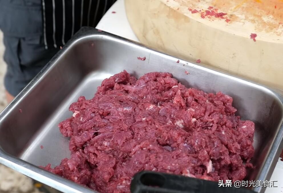 大厨做鸵鸟蛋正确食用方法,鸵鸟蛋烧菜