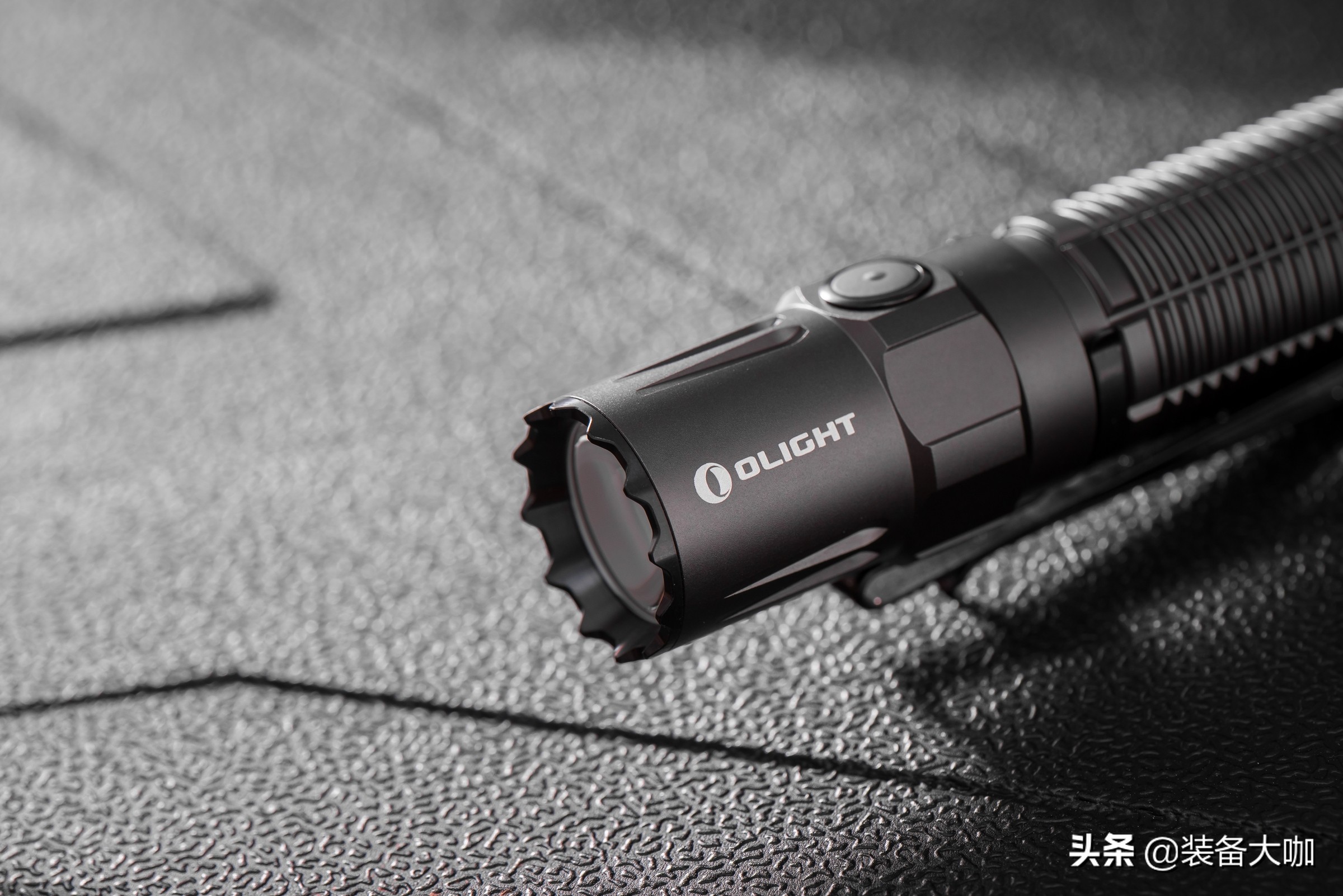 照明多面手——OLIGHTM2RPRO武士手电评测