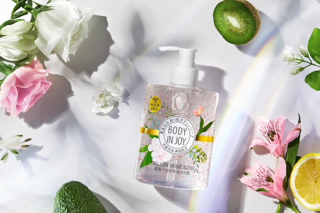 日本TOP商社、屈臣氏、李佳琦都和她合作,凭什么?