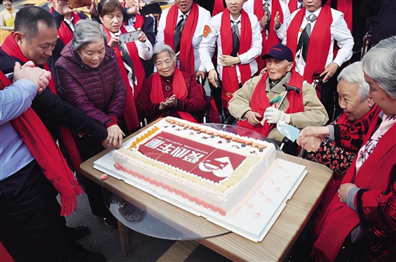 关怀常在温情重阳,享受别样的重阳