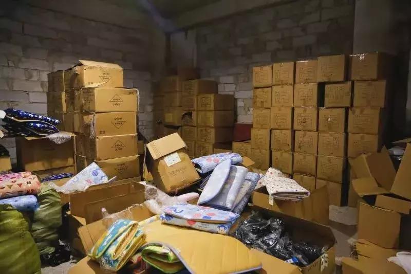 新野警方破获一起售卖假名牌,实拍青岛500多警力突袭诈骗窝点