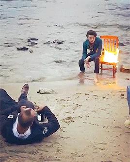 游泳从水里捞的东西,游泳有水蛇吗