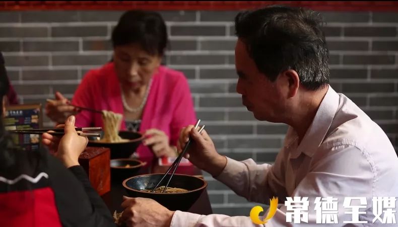 父子开店,父子开店23年