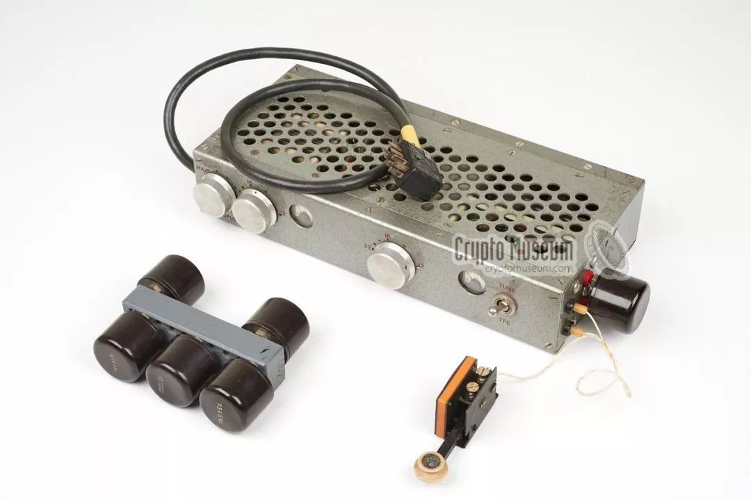 老式电子管收音机50年代的,收音机无线电发射器