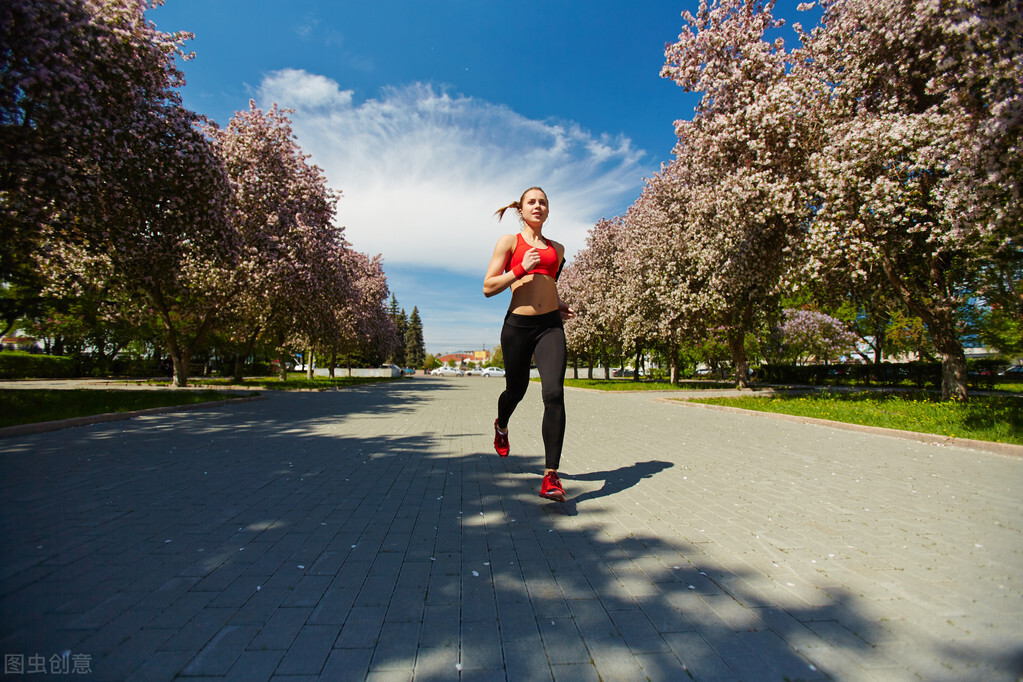 减腰围和肚腩的运动,呼吸减腰围赘肉简单方法