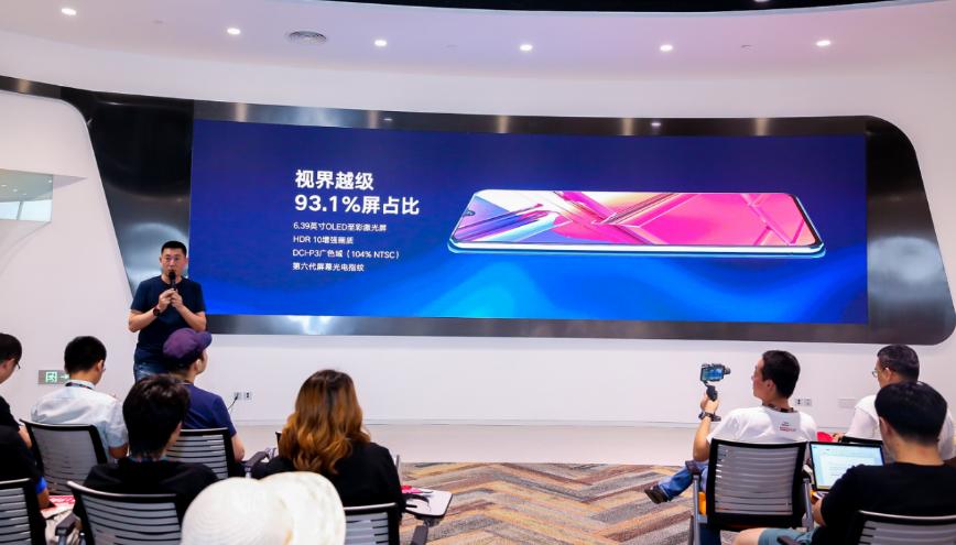 双c出道阵容,联想z6pro对比摩托罗拉p50