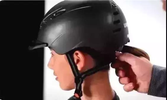 温州骑车男子后空翻摔倒在地？这个动作，一定要做好！