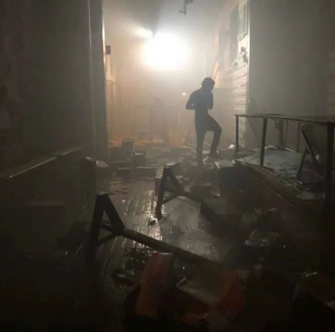 *砸抢打**是美区最新发售方式?黑人做代购真的狂