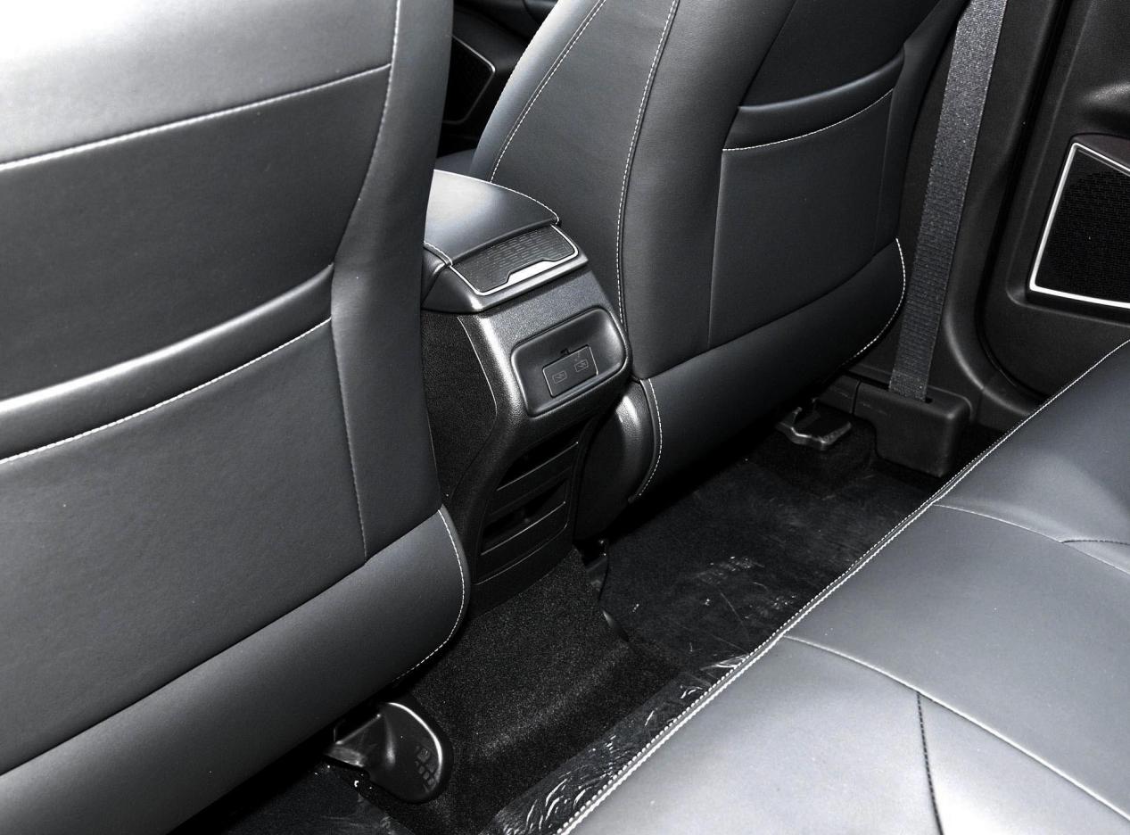 十万级别紧凑级轿车和suv哪个好,帝豪gl2017顶配款优势