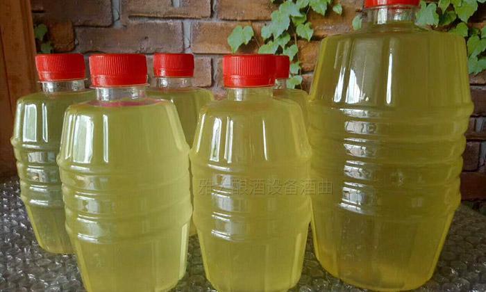 菊花酒在古代又称长寿酒，那菊花酒是怎样酿造出来的？