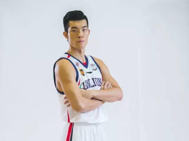 北控男篮状元签下王少杰！CBA状元成材率多高？一人竟成书店职员