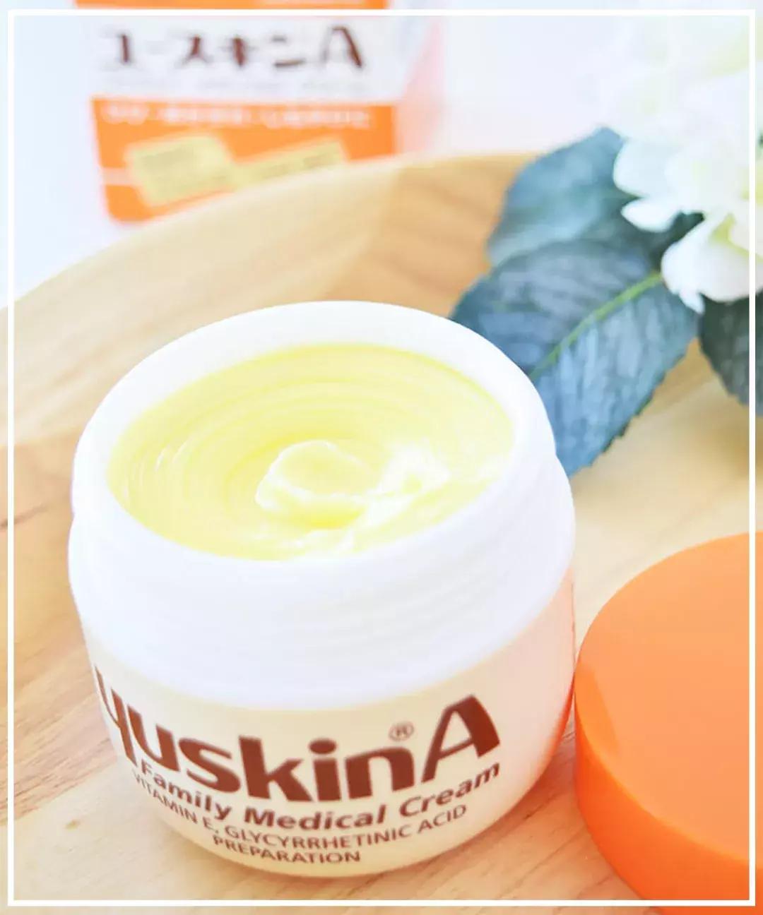 前方足控福利!美女小姐姐现场扣脚~画面太美我不敢看