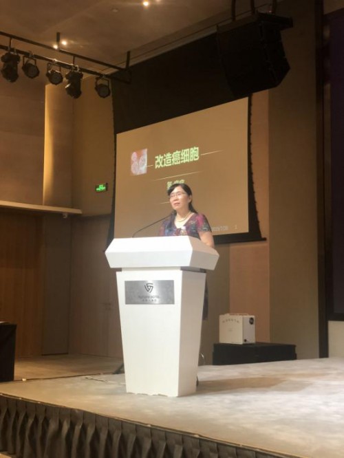 专家普及氢疗康复知识，生物医疗公司捐赠氢气机，共同为河南肿瘤患者康复助力