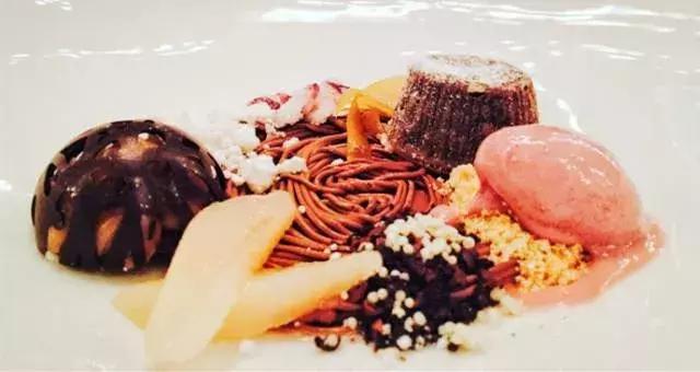 在上海最高的餐厅吃饭需要多少钱,上海最贵的餐厅吃一顿花多少