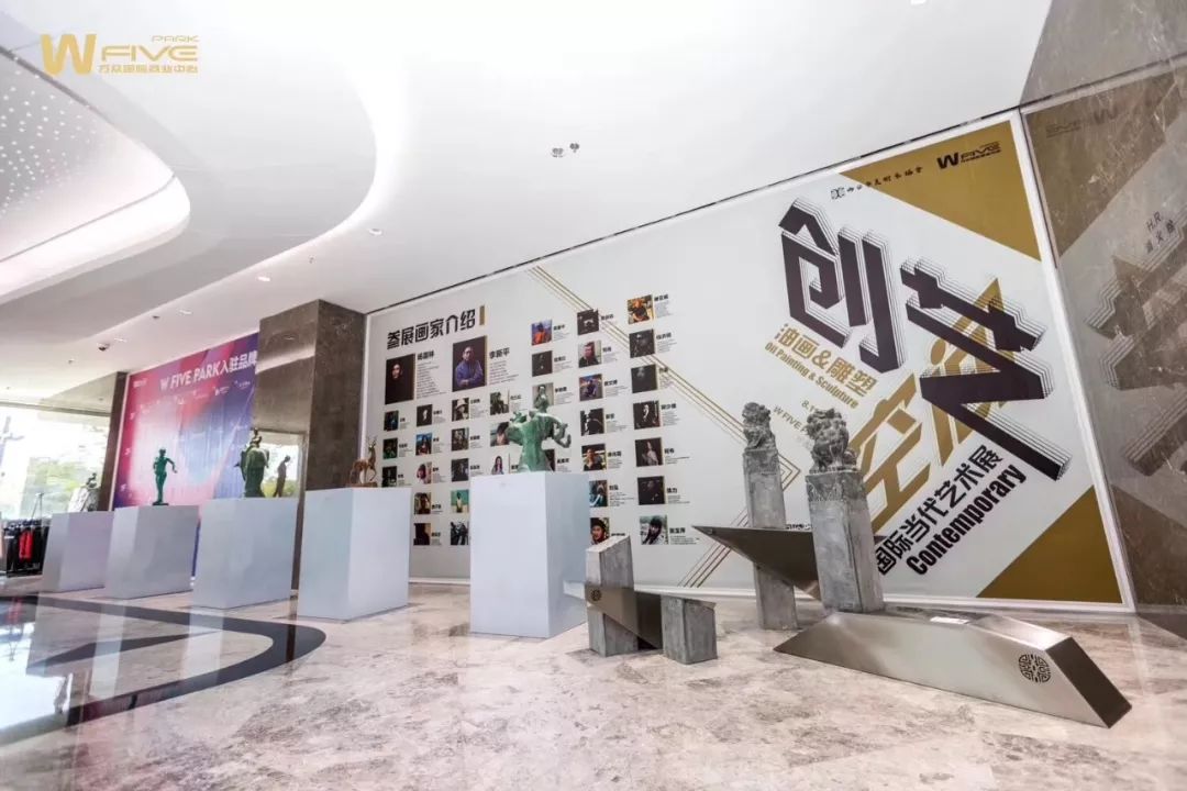 西安赛格品牌大升级!瑞幸和COACH做邻居,西安商业8月迷幻现实