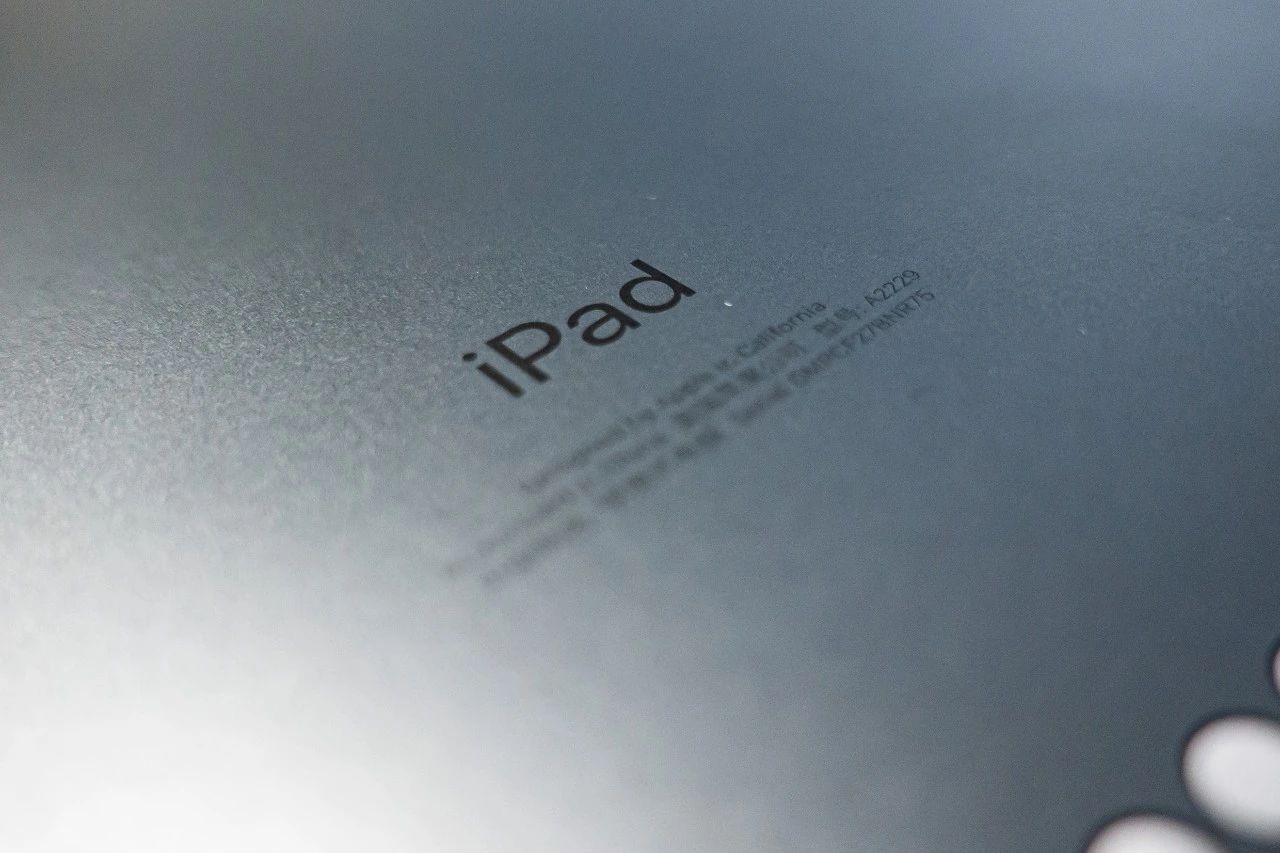 当iPad从重量和价格上追平了MBP,你需要这几个拒绝它的理由