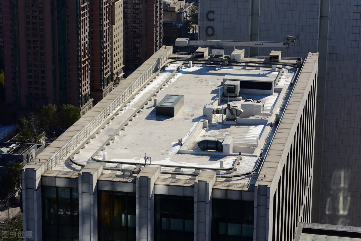 顶楼跟顶楼到底买哪个好,房子买顶楼有哪些缺点和优点