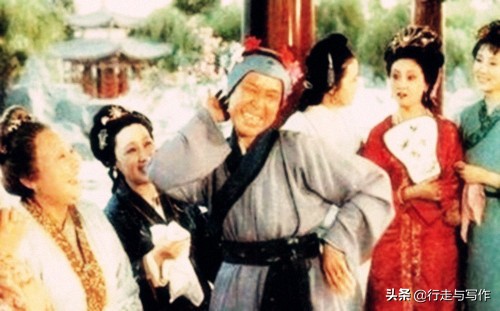 红楼梦顽石是怎样被带入凡尘的,红楼梦中的顽石是宝玉身上的玉石