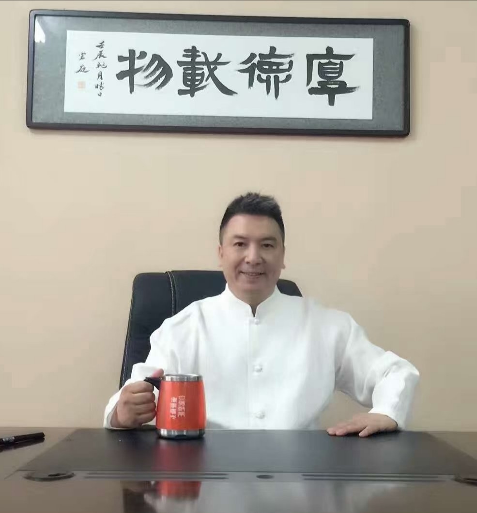 散打主席：范志毅杨鸣很文明幽默，相关部门下令停播让人失望