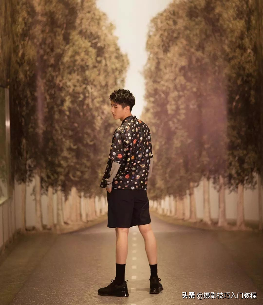 刘昊然拍照姿势教学,刘昊然自拍照环绕模板