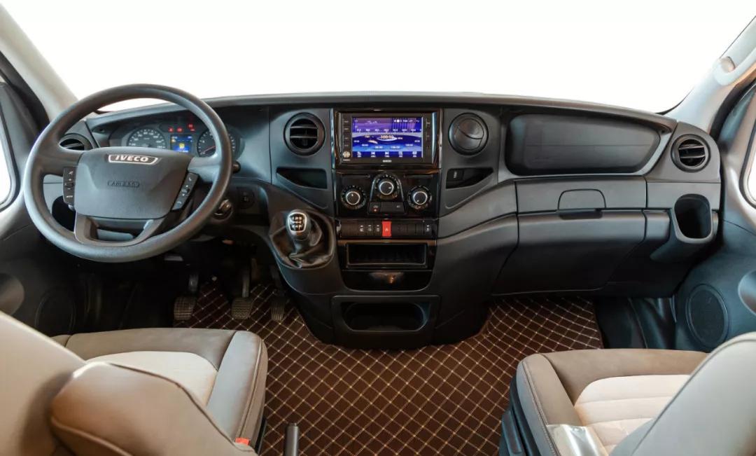 亚特y8纪念版房车,亚特纪念版y8房车价格